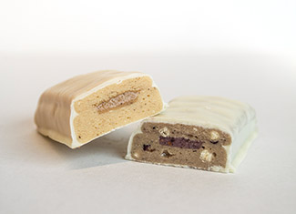 Protein bars manufactured with fillings